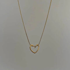 Bellia Open Heart Necklace – Minimal Gold Love Pendant for Women