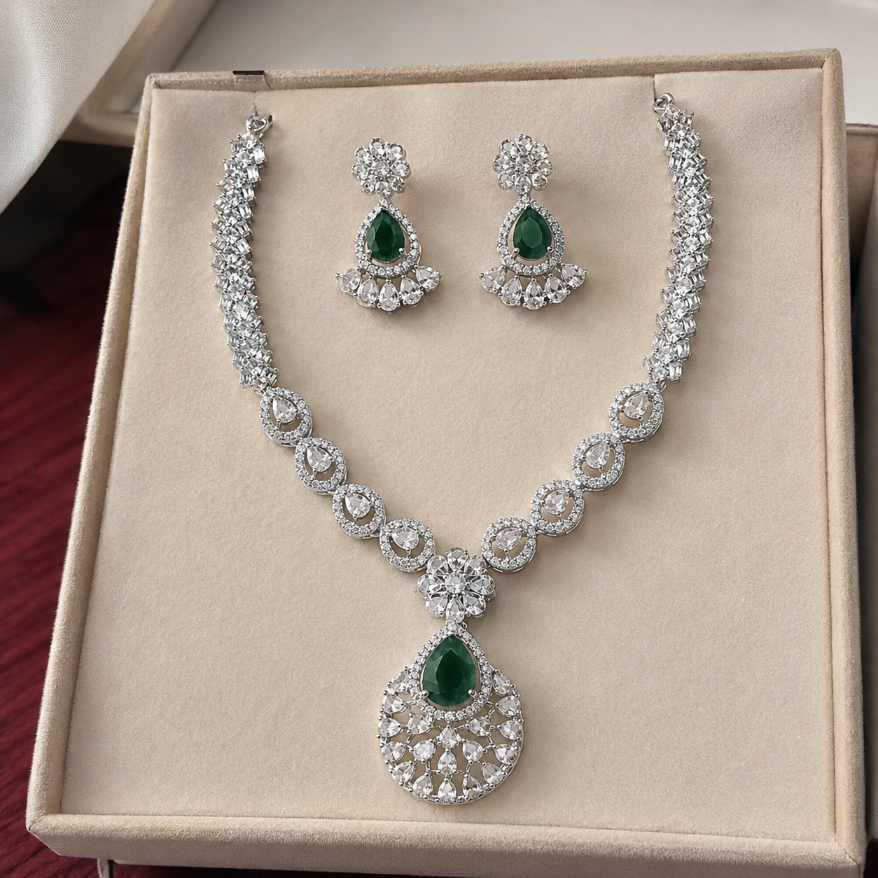 Bellia Emerald Luxe Crystal Necklace Set