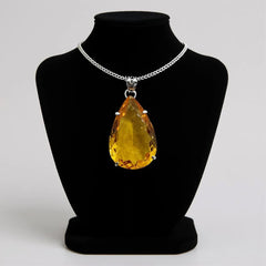 Bellia Golden Teardrop Pendant Necklace – Minimal Crystal Charm Necklace