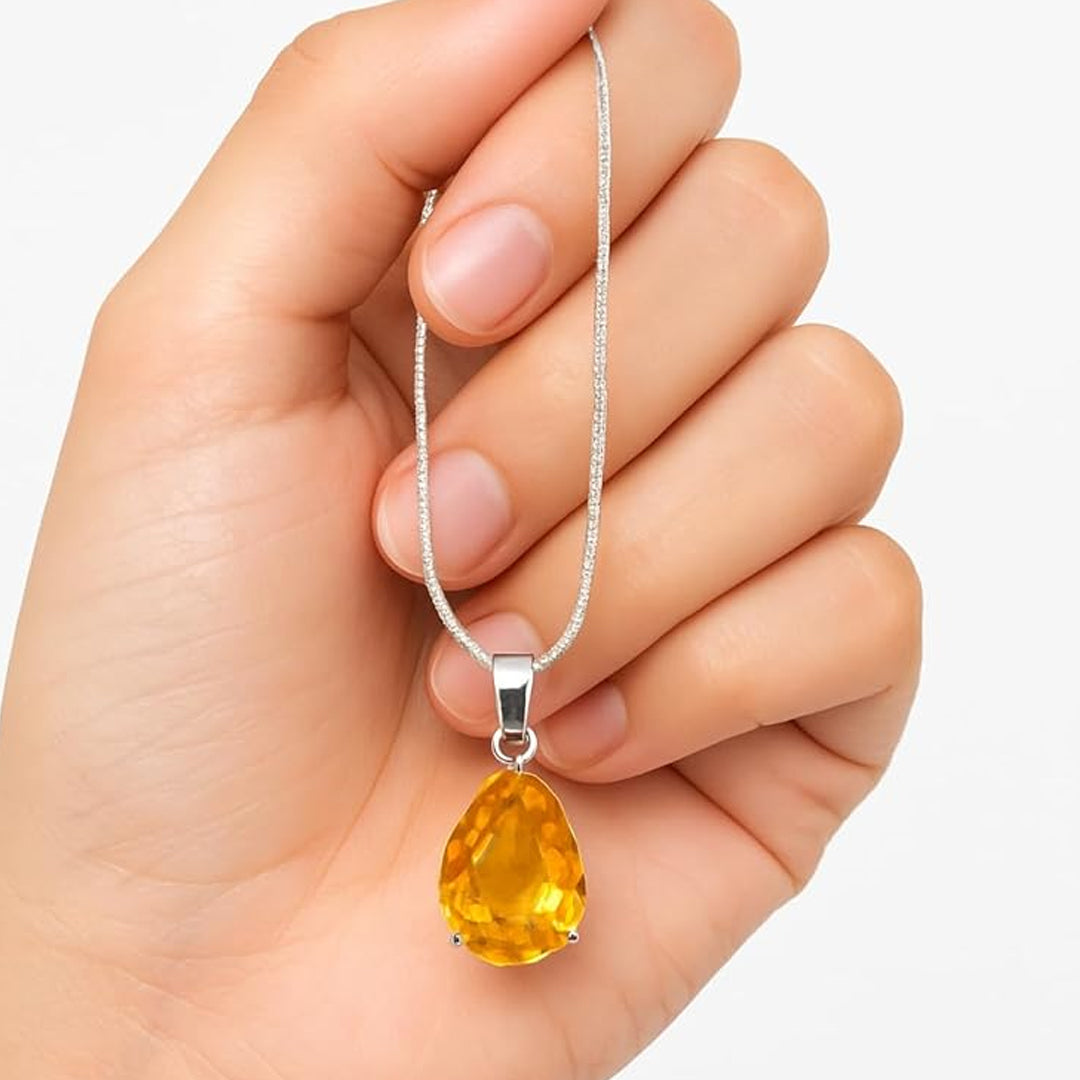 Bellia Golden Teardrop Pendant Necklace – Minimal Crystal Charm Necklace